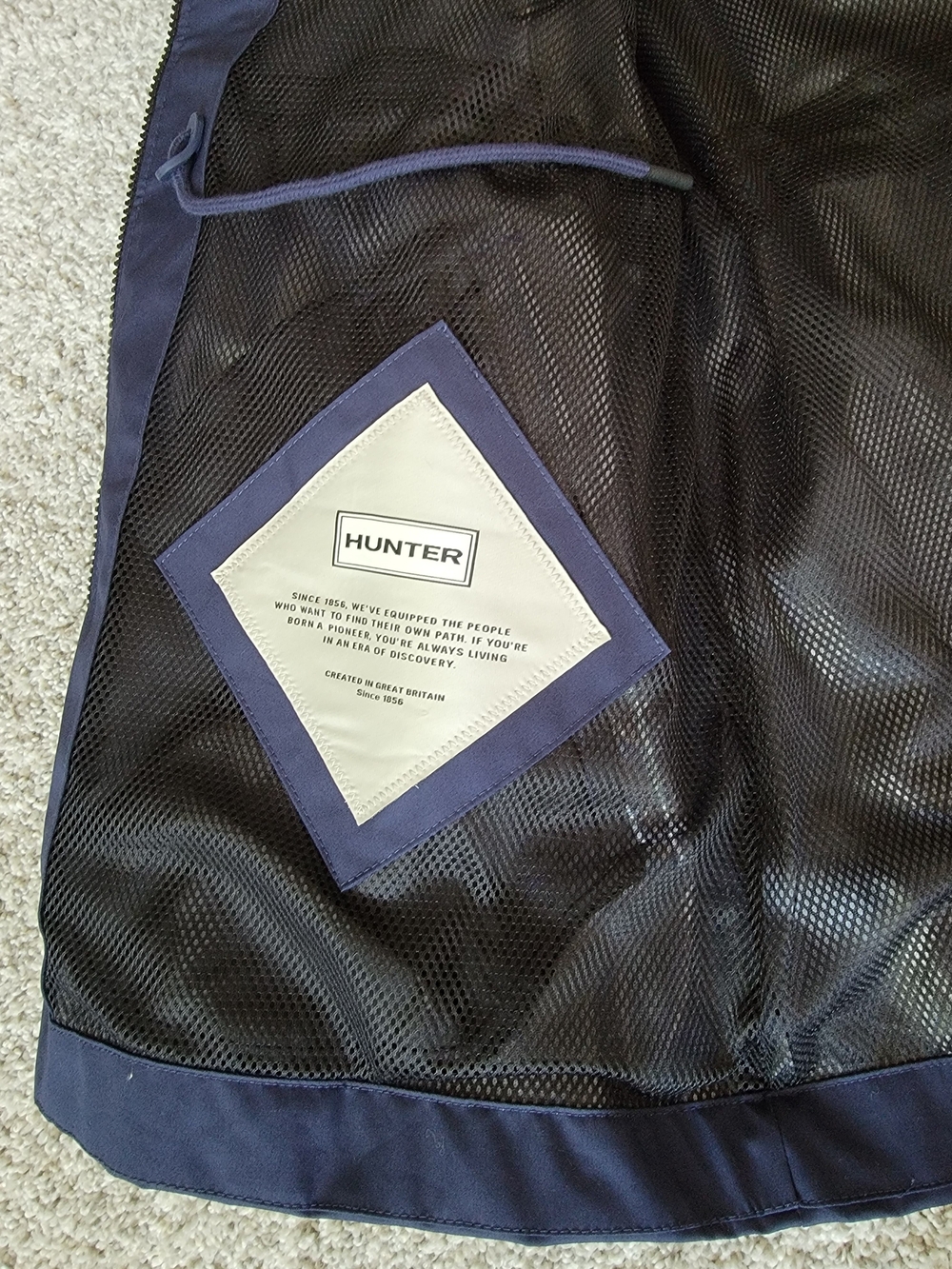 Hunter Cinched Waist Navy Hooded Rain Jacket Small - Picture 10 of 12